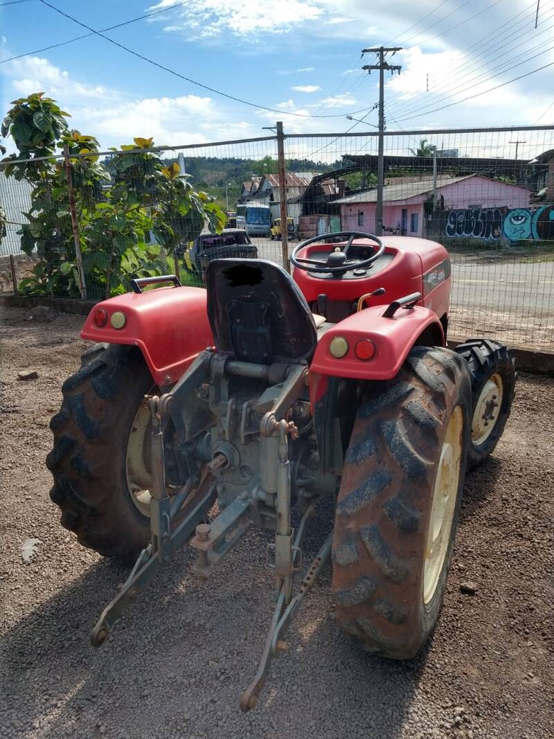 TRATOR AGRALE 4230.4 - ANO 2004 (DIE-2339) VENDIDO